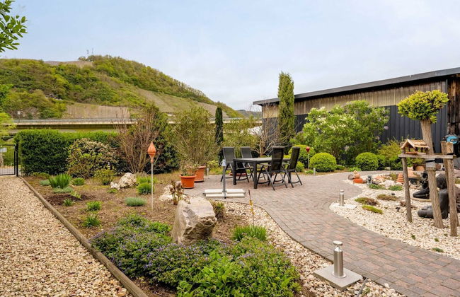 Garden Retreat With Pond View - Photo 23