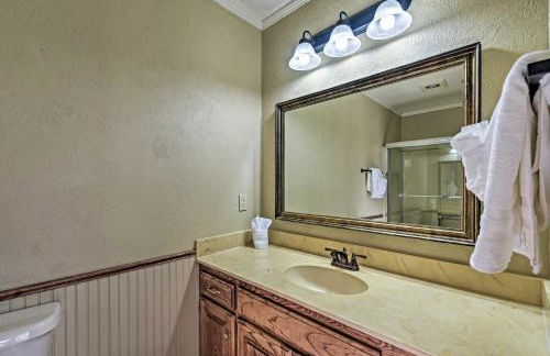 Red River Townhome with Balcony and Mtn Views! - Foto 12