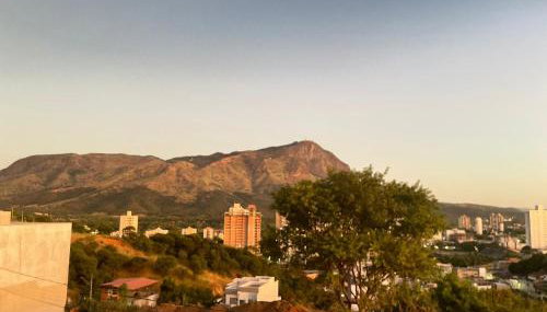 Flat com vista espetacular área central-cozinha completa-AR- 2 banheiros- casais - grupos ou familias ou empresas - Foto 3