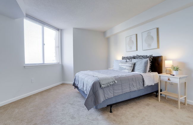 Cozy Apartment Steps from the Metro - Foto 2