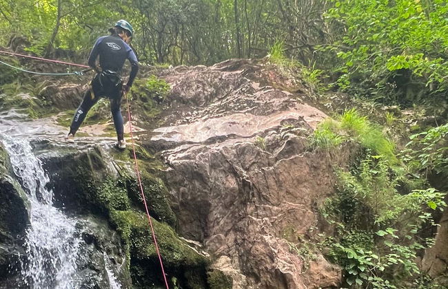 Descenso de cañones en Potes - Foto 1
