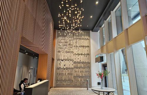 Stylish 1BDR Flat with 24hr Concierge East Croydon - Foto 29