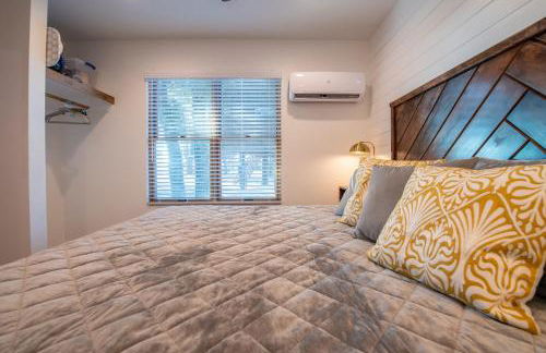 The Goldfinch Cabin 15 MIN to Magnolia Baylor - Foto 16