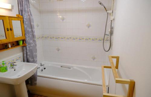 Lovely 1-bedroom apartment with free parking - Foto 11