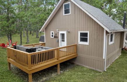 Cozy cabin w hot tub, fire pit & pet-friendly - Foto 43