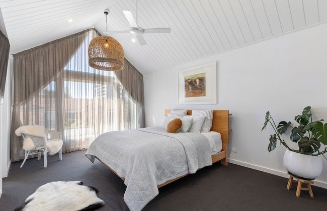 Palm Beach Luxe Townhouse walk to Beach - Photo 3