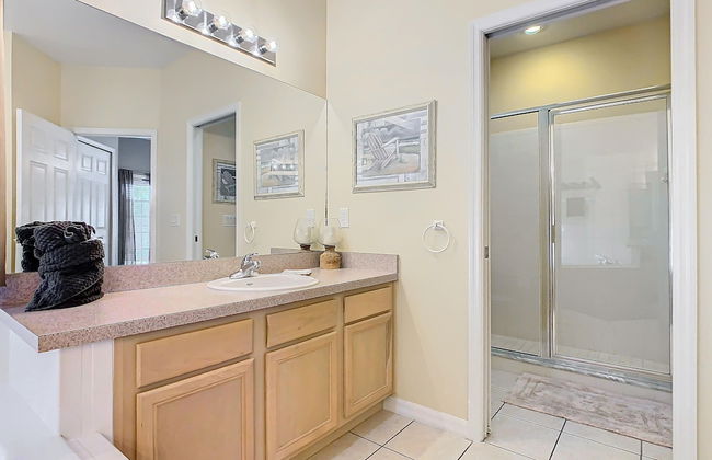 Elegant 5BR Home w Private Pool Spa Near Disney - Foto 46