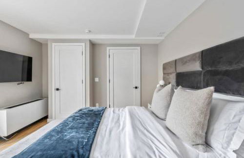 3BR Penthouse Suite with Massive Private Rooftop - Foto 21