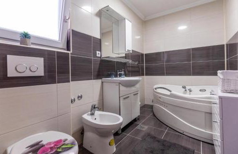 Nice Apartment In Stasevica With Wifi - Foto 24