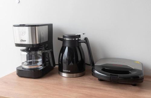 Studio Decorado Moderno ao lado Metrô Giovanni com Varanda - Acomoda até 4 pessoas - Foto 16