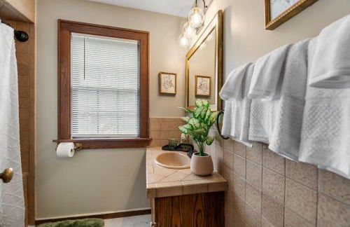 Bilbos Cottage 3 bed 2 and a half bath home in College Hill - Foto 40