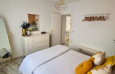 Nice beachside 2-BD apt near Barcelona - Foto 25