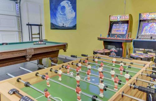 Arcade game room, 2 king beds, ev chargers - Foto 5