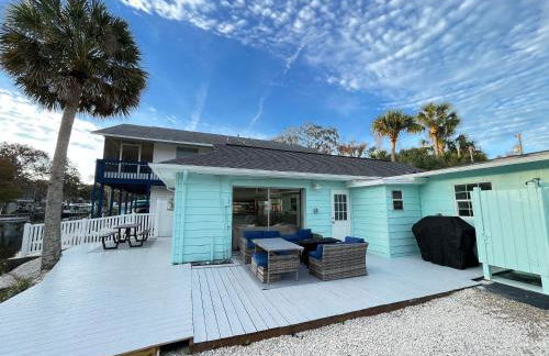 Weeki Wachee Retreat Canal home with hot tub kayaks canoe and boat with trolling motor included - Foto 3