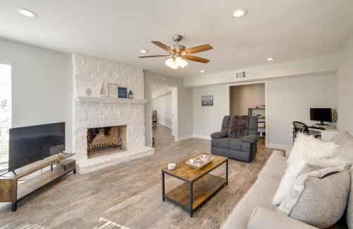 Lakeside Retreat Large Spacious Home with Game Room - Photo 26