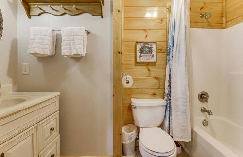 Cozy Lake Hartwell Getaway with Game Room! - Foto 22