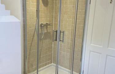 Holly Cottage, 2, Northbrook Park, Farnham-up to 6 adults - Photo 22