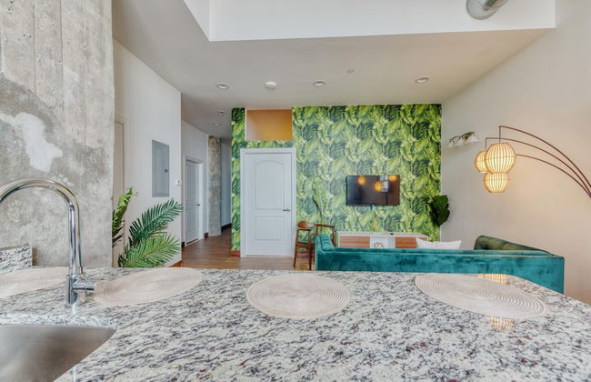 Sosuite 2BR Penthouse w W D Gym On-site Bar - Foto 9