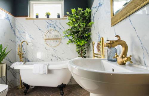 Lux Versace Pad Sleeps 10 Hot Tub, Cinema & Games Room - Foto 18