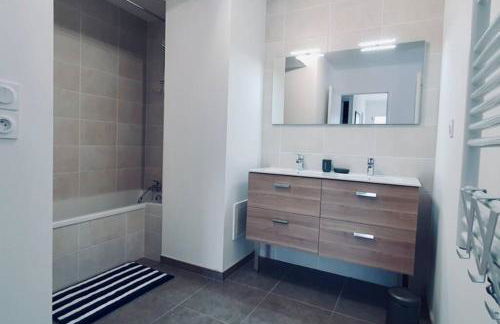 Le Laudon 3 étoiles - Familiale, Moderne, Tout équipé, Proche Lac et commodités - Photo 15