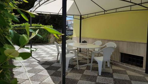 Casa Zara Appartamenti con patio e BBQ, a pochi minuti dal mare - Foto 3, Garden