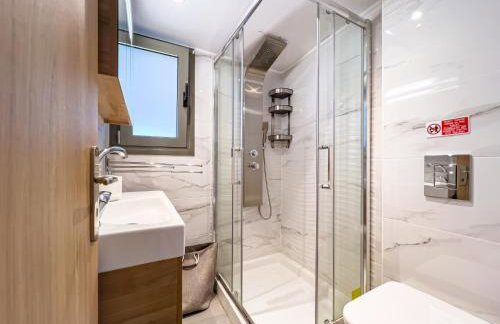 Panorama View Apt with Jacuzzi by 8essentially - Foto 8