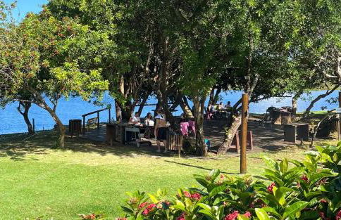 GUARAJUBA PARAÍSO DAS ÁGUAS - APT 2 quartos com AR e TV em TODOS os cômodos - Incluso Roupa de CAMA e BANHO - Filtro de Água Gelada e Maquina de Lavar dentro do APT - TOTAL CONFORTO PARA VC E SUA FAMILIA - Cond A beira da Lagoa e perto da PRAIA - Foto 17