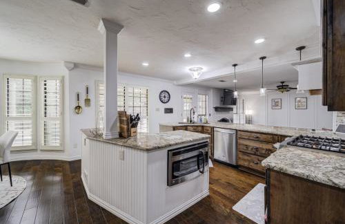 Trophy Haven Retreat With Pool - Foto 39