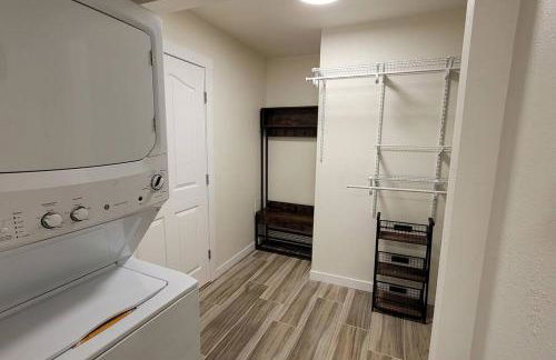 Tranquil Riverfront Retreat - Foto 48