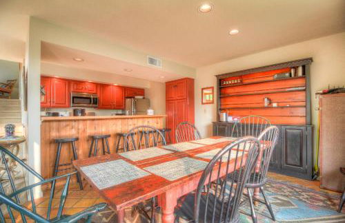 Stratton Mountain Condo with a Hot Tub! Sleeps 12! - Photo 22