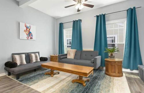 Recently Renovated Chic Durham Farmhouse - Photo 1