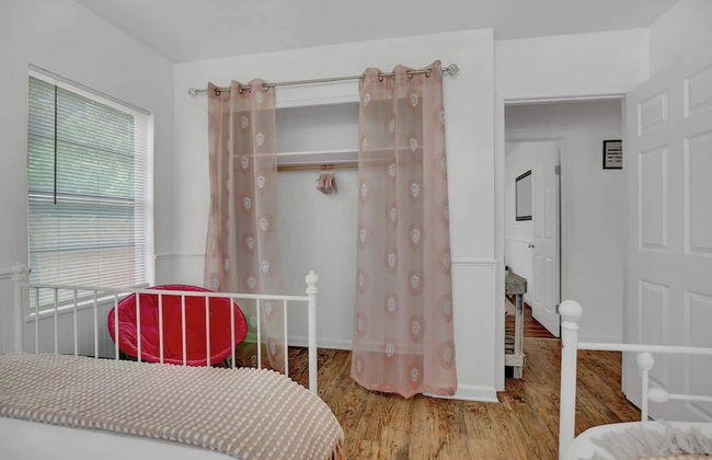 Willkommen to Pink Haus 1 Mile to Main Street! - Foto 6