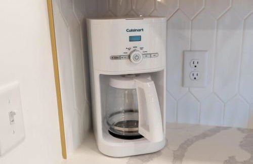 Here You Come Again by Stay Local Nashville - Foto 12