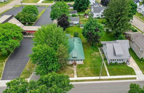 Downtown Gillett Bungalow, Fireplace, 3B, Historic - Foto 16
