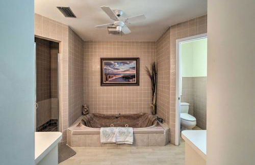 Canalfront Home with Private Dock - 5 Mi to Beaches! - Foto 29