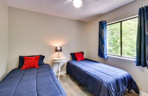 Walk to Lake Keowee Salem Townhome with Deck - Foto 12