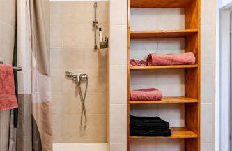 Dalmatian Countryside Home - Heated Pool & Jacuzzi - Photo 27