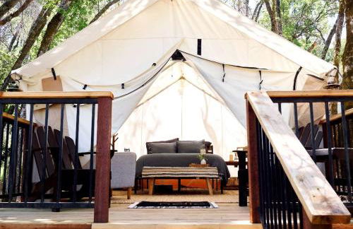 Secluded Safari Tent Situated in Rural Western El Dorado County Overlooking Majestic Folsom Lake, Northern California - Foto 1
