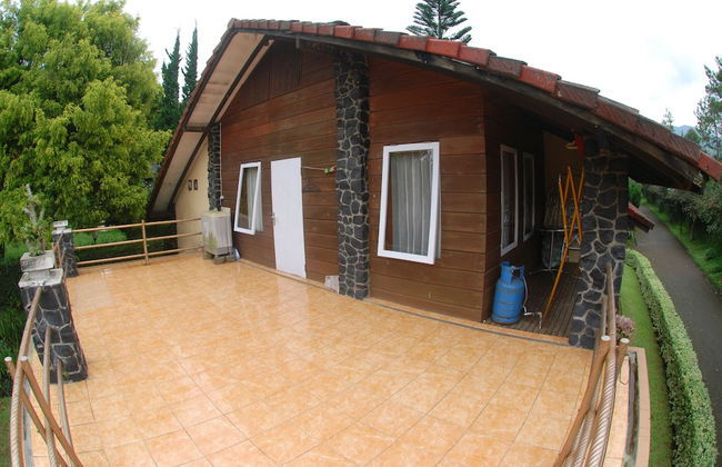 Villa ChavaMinerva Istana Bunga-Lembang - Photo 20