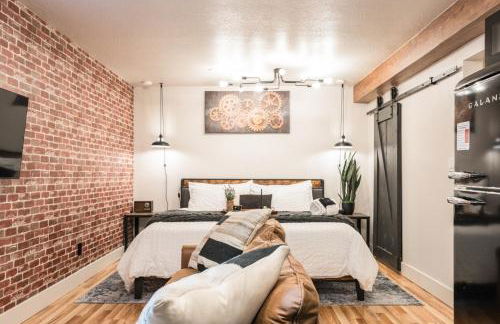 Awaken Your Senses King Bed BSU Parking - Foto 19