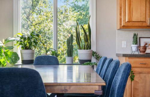 Stunning 5BR Villa Large Hot Tub & Scenic Yard - Foto 15