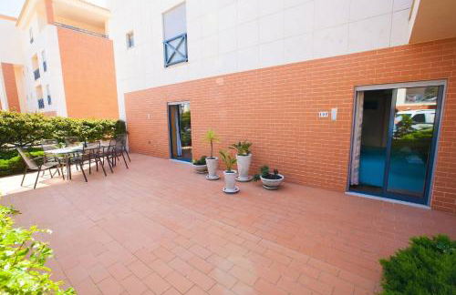 Fabulous Sunny Pool&Garden Condo by BeCherish - Foto 27