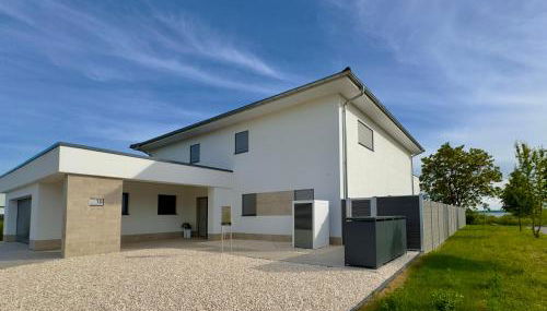 luxuriöse Villa Möwengeflüster - 220qm große Ferienwohnung für bis zu 8 Gästen mit Sauna direkt am Goitzschesee - Foto 3