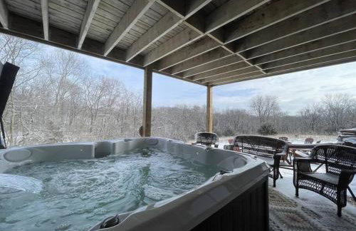 Gorgeous cabin 3bdrm/3bth, hot tub, fireplace, kid/pet friendly - Foto 2