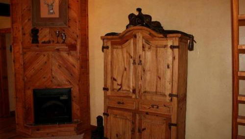 Charming Cabin Stay for Six Nestled Amid Central Texas' Wildlife in Buda - Foto 4