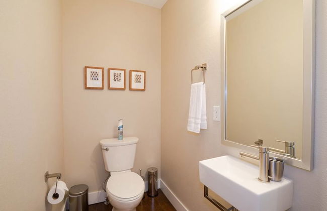 Mid Mod Manor A Sophisticated Townhouse Golden Triangle - Foto 9