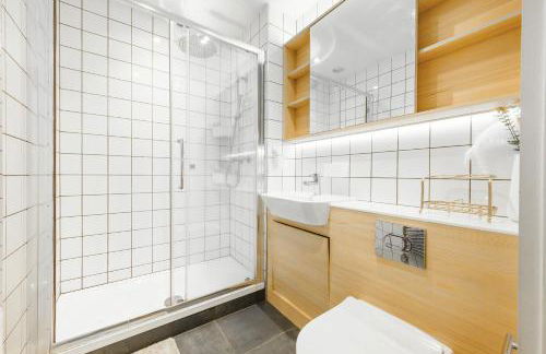 Spacious 5-Bed Apartment for Groups · Free Parking - Foto 9