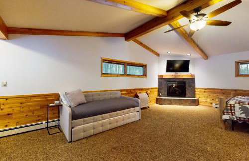 Good Time Inn - Photo 11