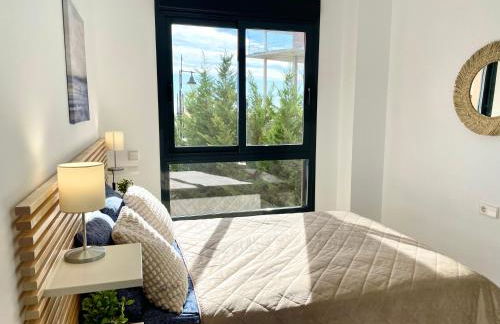 Luxury 3 Bedroom Apartment 300m from the Beach - Photo 23