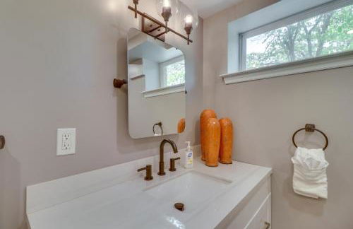 Charming Retreat in Charlottesville with Deck! - Foto 14